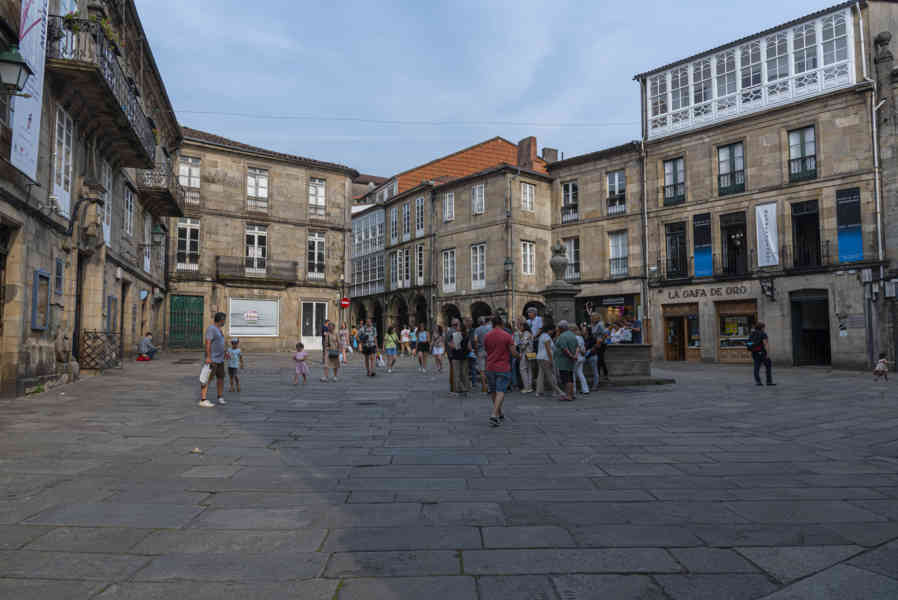 A Coruña 050 - Santiago de Compostela - plaza do Toural.jpg